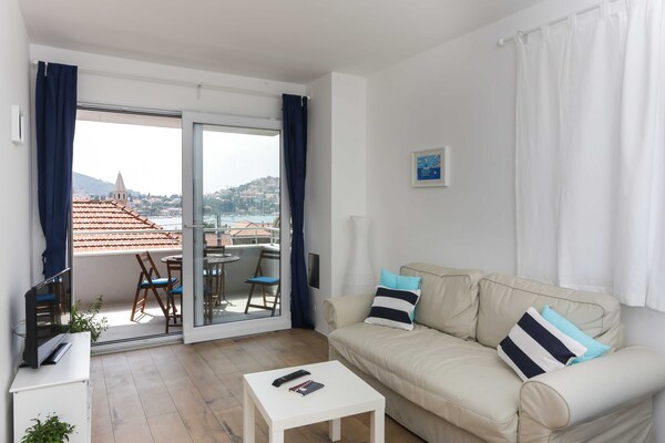Rustiek appartement met balkon en zeezicht nabij de oude stad - thumbnail 3