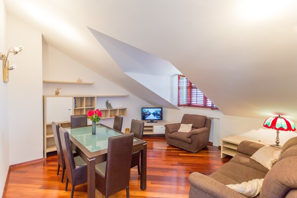 Zonovergoten appartement met balkon en weids uitzicht over de Adriatische Zee - thumbnail 3