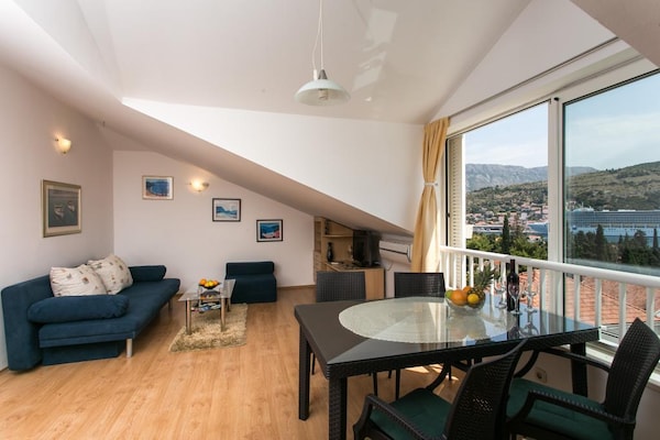 Rustiek appartement met zeezicht in Lapad, vlakbij strand en boulevard - thumbnail 2