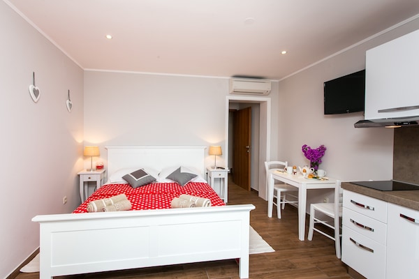 2-persoons appartement aan het strand in Mlini met zeezicht · 20 m² - thumbnail 3