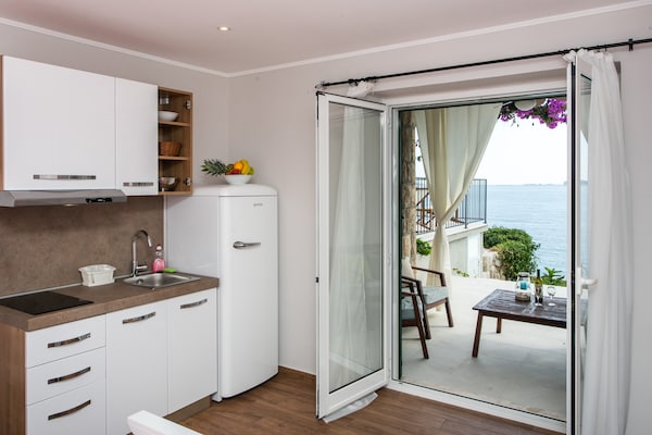 2-persoons appartement aan het strand in Mlini met zeezicht · 20 m² - thumbnail 2
