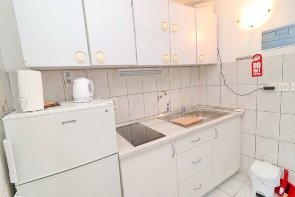 Aan zee: Sfeervol studio-appartement in rustig Drače - thumbnail 5