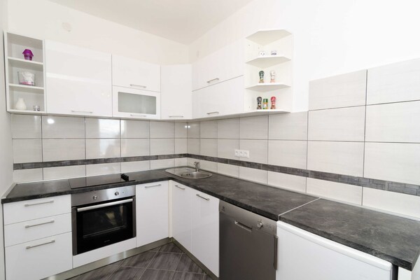 Luxe appartement met zeezicht en terras nabij de oude stad van Dubrovnik - thumbnail 4
