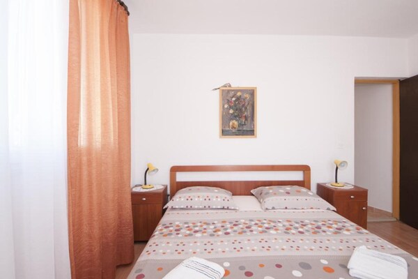 Appartement met zeezicht en terras op het rustige eiland Brač - thumbnail 5