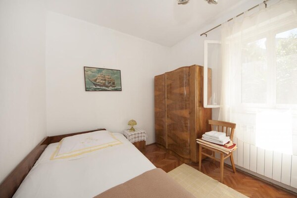 Rustiek appartement op Brač, 100m van zee met terras en uitzicht - thumbnail 3