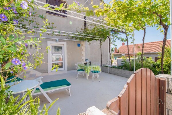 Studio met betoverend zeezicht en terras in Postira, Brač - thumbnail 2