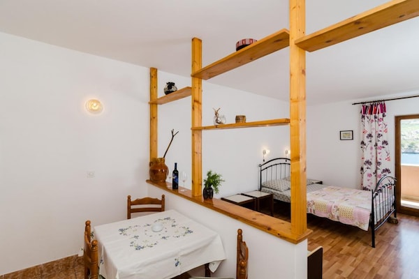 Licht studio-appartement met zeezicht in Trstenik - thumbnail 1