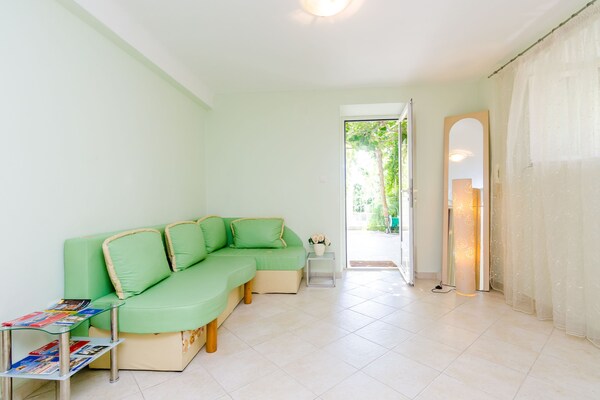 Appartement met terras en uitzicht op Dubrovnik, vlakbij de oude stad - thumbnail 5