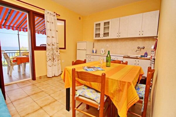 Rustiek appartement aan zee met privéstrand op Korčula - thumbnail 3