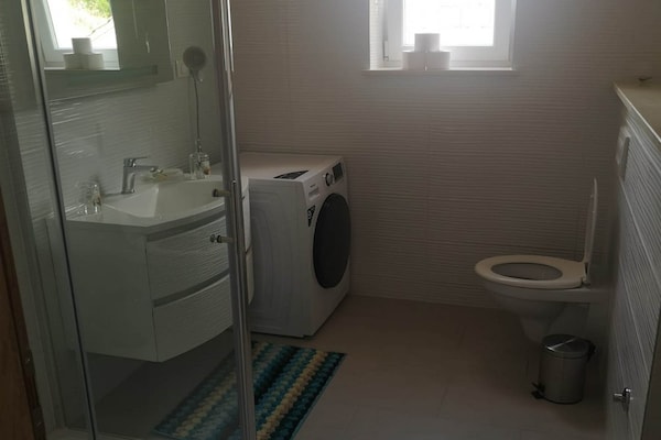 Op 800 m van het strand: Ruim appartement in Pucisca - thumbnail 6