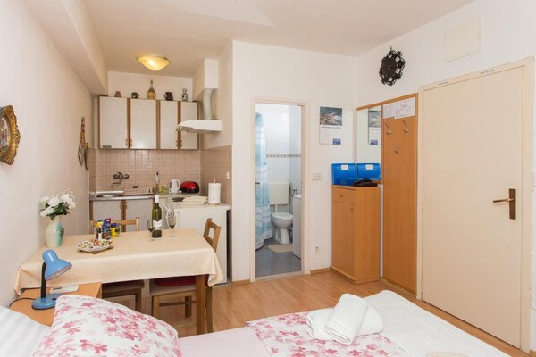Compacte studio voor 2 personen, op loopafstand van het oude Dubrovnik - thumbnail 3