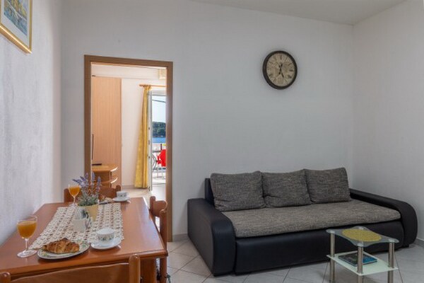 Appartement met zeezicht en terras in Molunat, vlakbij strand - thumbnail 3