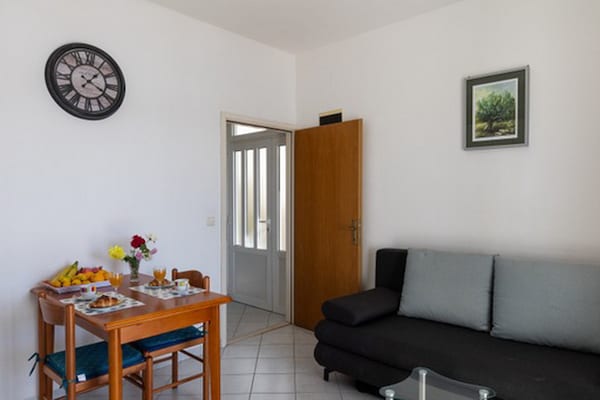 Appartement met zeezicht en terras in Molunat, vlakbij strand - thumbnail 2