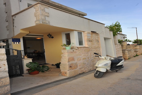 Apartments Tino- Two Bedroom Apartment With Terrace And Sea View(a2) - San Giovanni di Brazza
