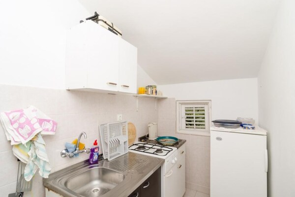 Appartement met zeezicht op Pelješac: 2 slaapkamers, 100m van strand - thumbnail 4