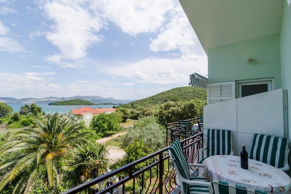 4-persoons appartement in Drace direct aan het strand - thumbnail 1