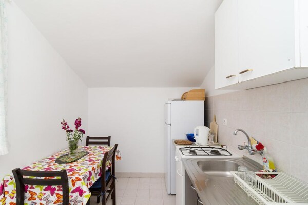 Aan het strand: Comfortabel appartement met zeezicht in Drace - thumbnail 3