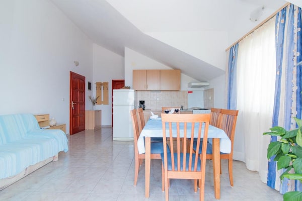 3-persoons appartement aan het strand in Postira - thumbnail 4