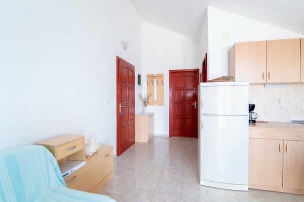 Aan het strand: Rustgevend appartement in Postira op Brac - thumbnail 2