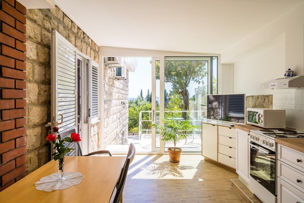 Appartement met zeezicht en terras vlakbij strand in Mlini - thumbnail 4