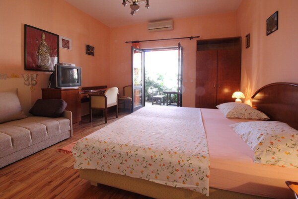 Comfort Studio met Patio & Tuinzicht op 600m van Strand in Cavtat - thumbnail 3