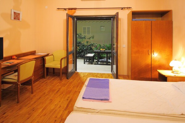 Comfort Studio met Patio & Tuinzicht op 600m van Strand in Cavtat - thumbnail 6
