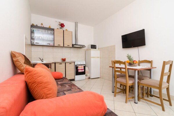 Comfortabel appartement met terras in Mlini, vlakbij strand en Dubrovnik - thumbnail 6