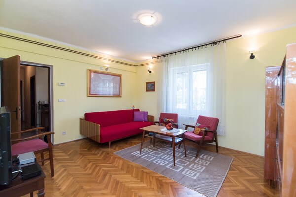 Comfortabel appartement met terras in hartje Postira, 300m van het strand - thumbnail 4