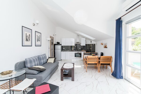 Rustiek appartement met tuinzicht op 300m van zee in Postira, Brač - thumbnail 5
