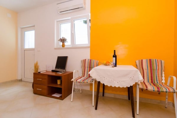 Knus appartement met terras en tuinzicht in rustig Lapad, dichtbij strand - thumbnail 5