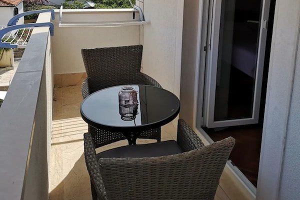 Knus appartement met balkon op 300 meter van het strand in Supetar, Brač - thumbnail 2