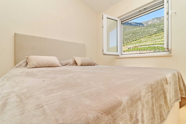 Tweekamerappartement met balkon en zeezicht in Orebic - thumbnail 2