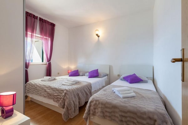 Appartement met terras en zeezicht direct aan het strand in Pisak - thumbnail 6