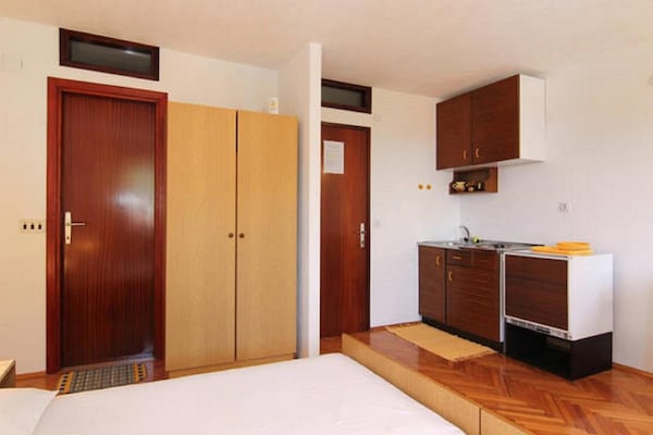 2-persoons appartement in Bol op 300 m van het strand - thumbnail 3