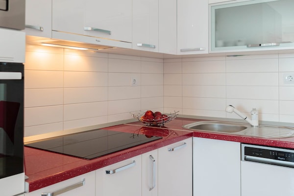 Op 500 m van het strand: Ruim appartement in Supetar voor 4 personen - thumbnail 5