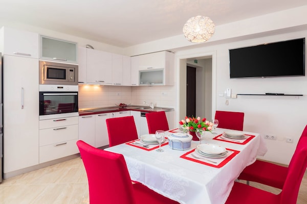 Op 500 m van het strand: Ruim appartement in Supetar voor 4 personen - thumbnail 3