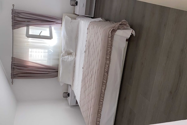 Comfortabel appartement met zonnig terras, 400 meter van zee in Supetar - thumbnail 4