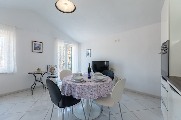 Appartement aan het strand in Pucisca voor 5 personen - thumbnail 2