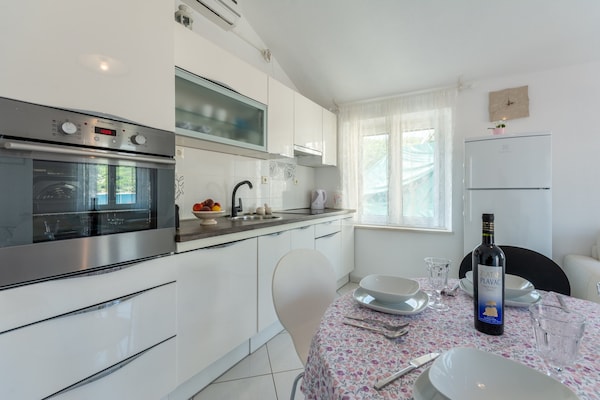 Appartement aan het strand in Pucisca voor 5 personen - thumbnail 3