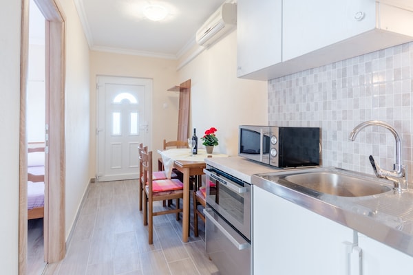 Aan zee: Comfortabel appartement in Okrug Gornji voor 4 personen · 40 m² - thumbnail 5