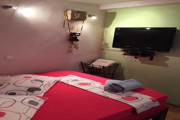Compacte studio voor 2 personen in Split, 10 minuten lopen van strand Bačvice - thumbnail 5