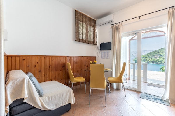 Sfeervol appartement aan het strand in Pucisca - thumbnail 4