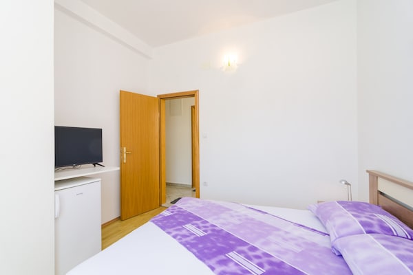 Op 800 m van het strand: Knus appartement in Kupari voor 2 personen - thumbnail 6
