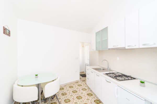 2-persoons appartement in Kupari op 800 m van het strand · 35 m² - thumbnail 3