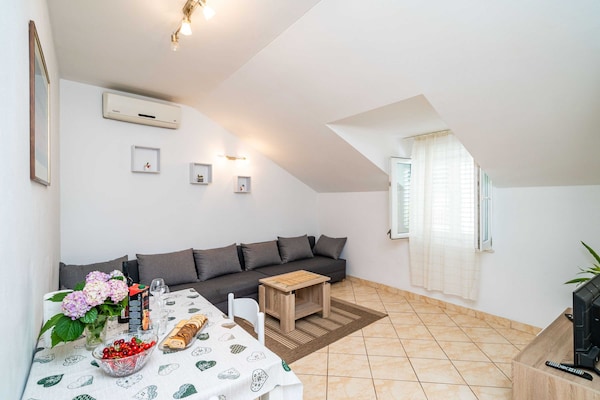 Rustig appartement in Lapad met gedeeld terras, op 500m van het strand - thumbnail 3