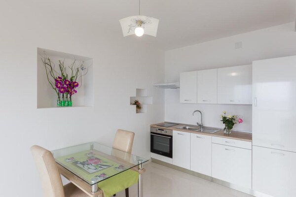 2-persoons appartement in Cavtat met balkon en zeezicht - thumbnail 4