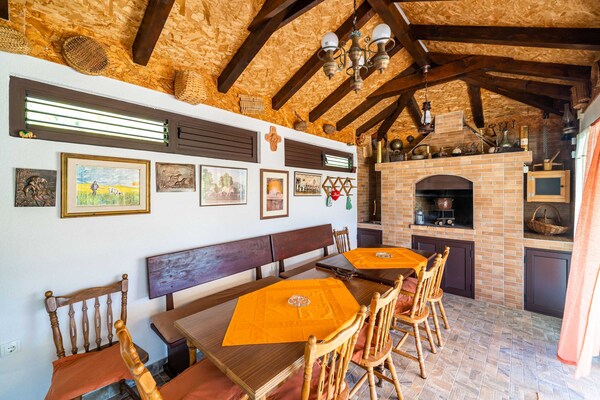 Ruim appartement met 3 slaapkamers en terras in Gruda - thumbnail 6