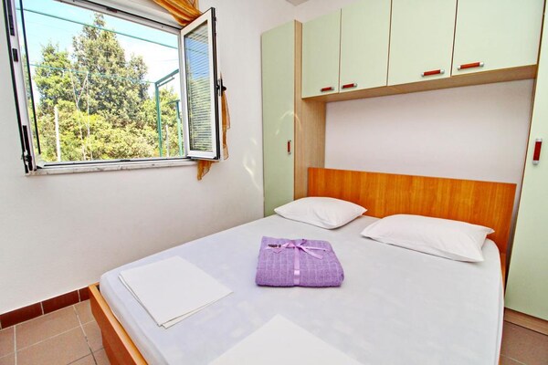 5-persoons appartement aan zee in Drače met terras - thumbnail 5