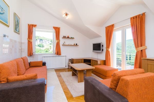 5-persoons appartement in Cavtat met zeezicht en balkon - thumbnail 3