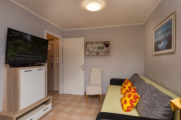 Appartement Lolo in Dubrovnik: 2 slaapkamers met loggia, strand op 200m - thumbnail 4